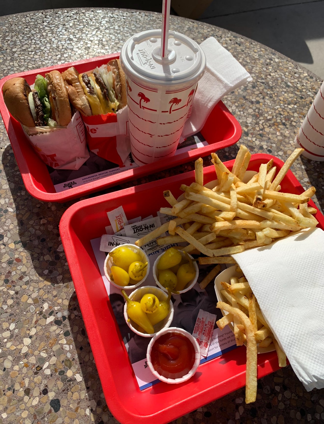 【LA 買い付け】 IN-N-OUT BURGER S/S TEE 2018 BLACK HOLLYWOOD CRUISING